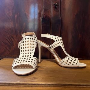 Bettye Muller White Heels 7.5
